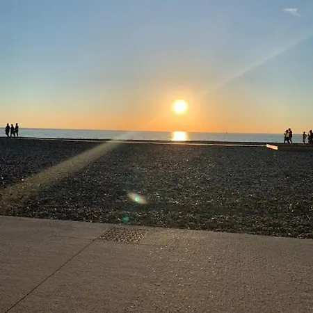 Spacieuse Maison Bleue, Au Centre Des Cordiers