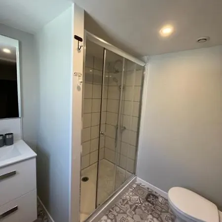 Spacieuse Maison Bleue, Au Centre Des Cordiers Holiday home *