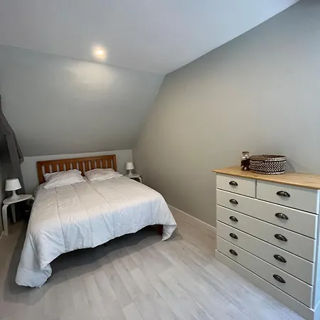 Spacieuse Maison Bleue, Au Centre Des Cordiers *