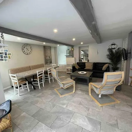 Spacieuse Maison Bleue, Au Centre Des Cordiers